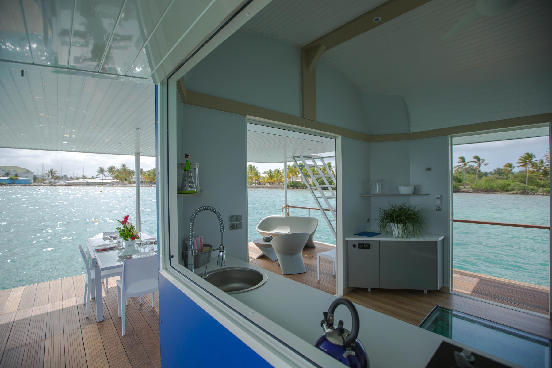 Aqua Lodge